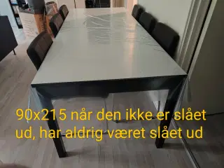 Spisebord kan slåes ud 