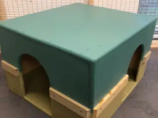 KANINHUS med 2 åbninger.