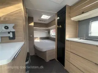 2017 - Adria Adora 522 UP   Adria Adora 522 UP 2017 - se den nu hos Camping-Specialisten.dk - queensbed seng