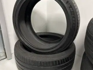 255/40-20 Michelin 