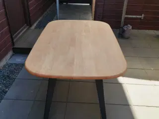 Spisebord i bøg