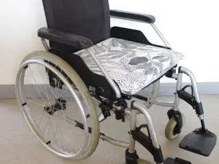 Kørestol Meyra, sædebredde 45 cm