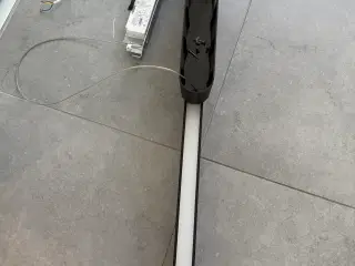 Philips Hue Ensis langbordslampe