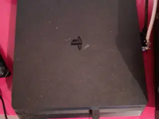 Playstation 4 sælges 
