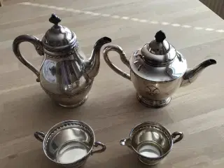 Sølvlignende kaffe- og tekande