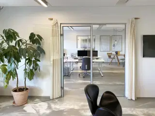 Lyst og præsentabelt kontorlejemål på 1.170 m²ved Viby Centret syd for Aarhus