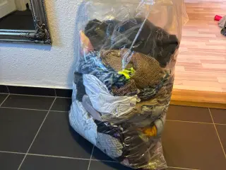 1 sæk tøj - L