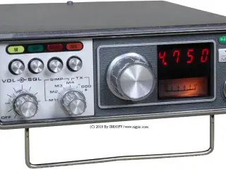 To stykker 2 meter radioer.