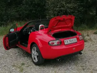 Bil Mazda MX5