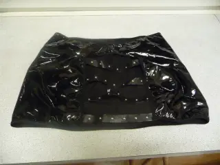 lak nederdel det er åben bagi lak str L/XL læs mer