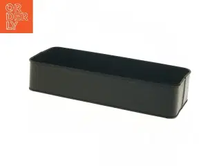 Metalbakke med huller fra Granit (str. 7x12x32 cm)