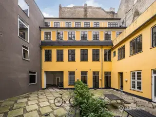 Charmerende baghus midt i City - hele 2 terrasser til fælles brug