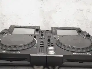 2x Pioneer DJ CDJ-2000NXS2 + DJM-900NXS2