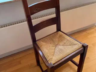 Massive egetræsmøbler