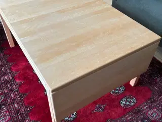 Sofabord i massiv eg