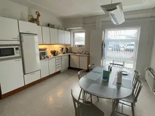 19m2 kontor med god plads