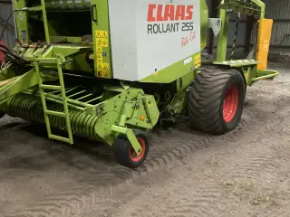 Claas Rollant 255 