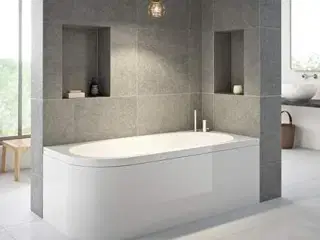 NY Status 1600 x 725 Badekar Carronite. Højre