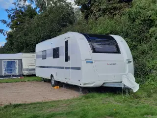 Adria Alpina 663ht - Lækker og vedligeholdt Vogn