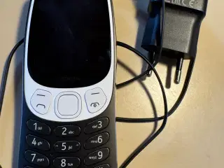 Næsten ny Nokia 3210 sælges