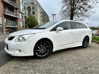 Danmarks billigste Toyota Avensis (m/ udstyr)