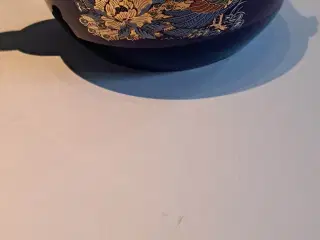 Tekande i mørk blå porcelæn