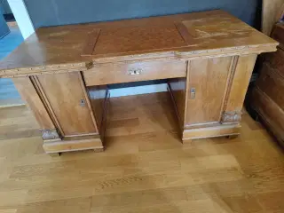 Ældre skrivebord 