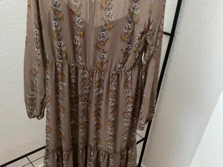 Jacqueline De Yong Kjole