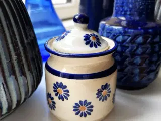 Lågkrukke med blomster