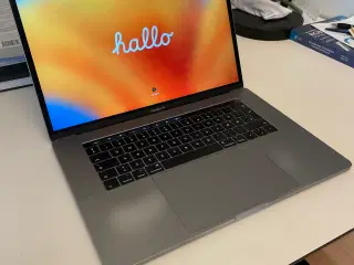 Macbook Pro 15” 2017 med Touch Bar