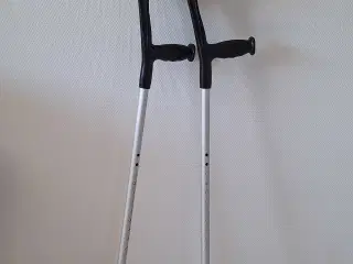 2 stk krykker 