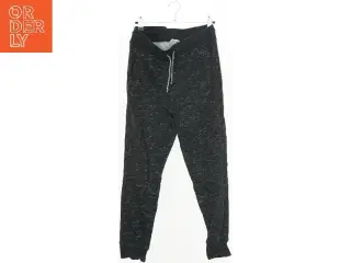 Komfortable sweatpants fra H&M (str. 158)
