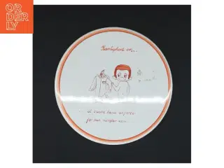 Dekorativ tallerken med tekst (str. Ø 15,5 cm)