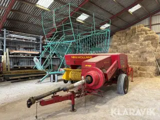 Ballepresser og vogn New Holland 276
