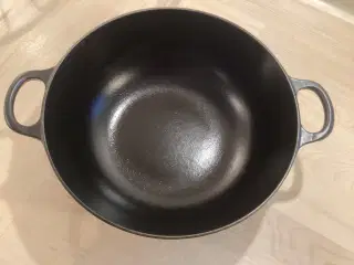 Fin sort Le Creuset støbejerns stegegryde m. Låg
