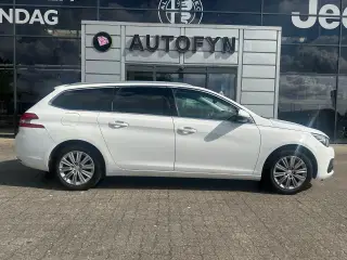 Peugeot 308 1,6 BlueHDi 120 Allure Sky SW