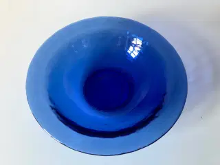 Koboltblåt glasfad