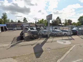 Lyst og synligt butikslejemål på attraktiv placering i Taastrup C