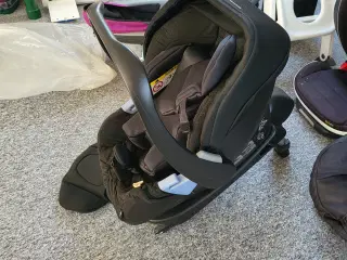 Recaro autostol med isofix base.