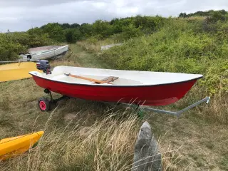 Jolle med strandoptager sælges