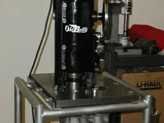 Boreværk cylinderudboring. Rotationsslibemaskine