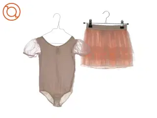 Sæt med bodystocking og nederdel fra H&M og dancewear (str. bodystocking 122-128 og nederdel 116)