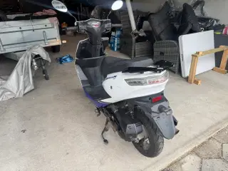 VGA Explora fra 2019 med lav km antal