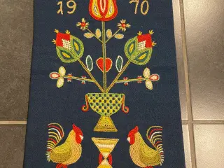 Vægtæppe- Almue broderi