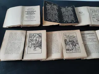 Historiske beretninger i meget gamle bøger.