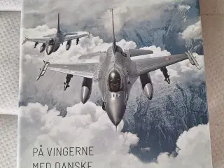 Bog - På vingerne med danske jagerpiloter