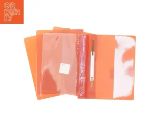 Orange mapper fra E S S E L T E (str. 22,5 x 16,5 cm)