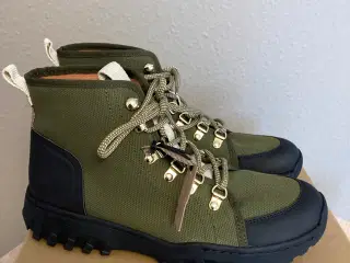 Woden / Amanda Recycled