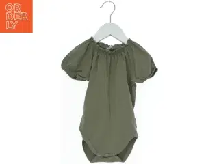 Grøn body med pufærmer fra Müsli (str. 74)