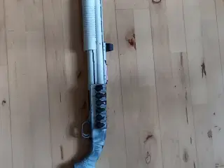 Pump gun mossberg 